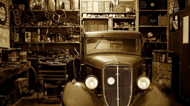 vitrine-BRIANCONNET-min_antique_auto_automobile_automotive_car_classic_equipment_fix-1169797