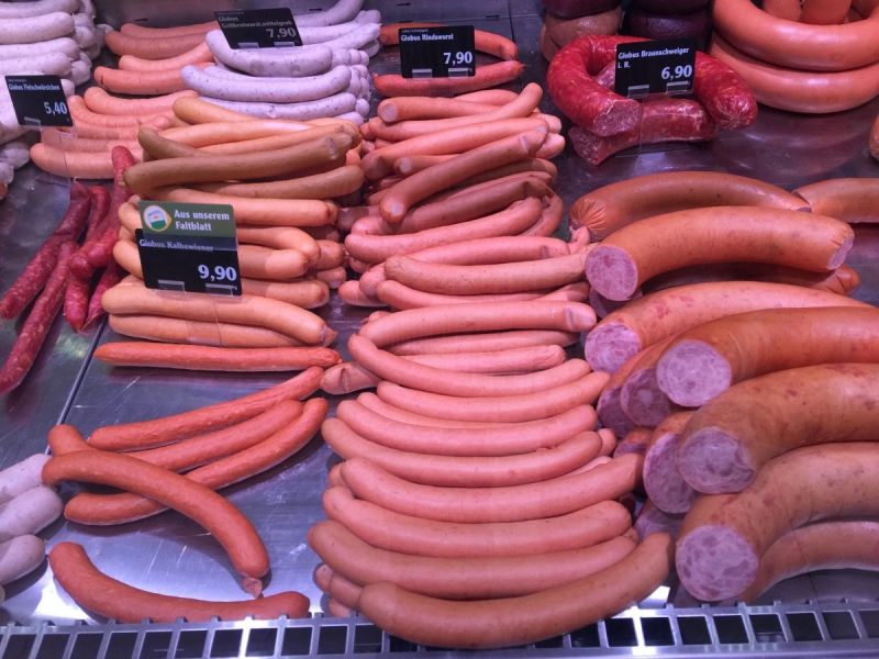 vitrine-BRIANCONNET-min_sausages_meat_butchery-1069321